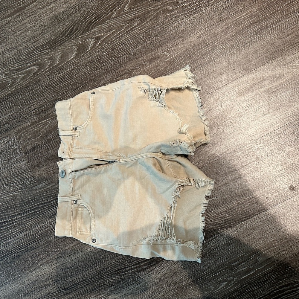 American Eagle Tan Distressed Women Shorts